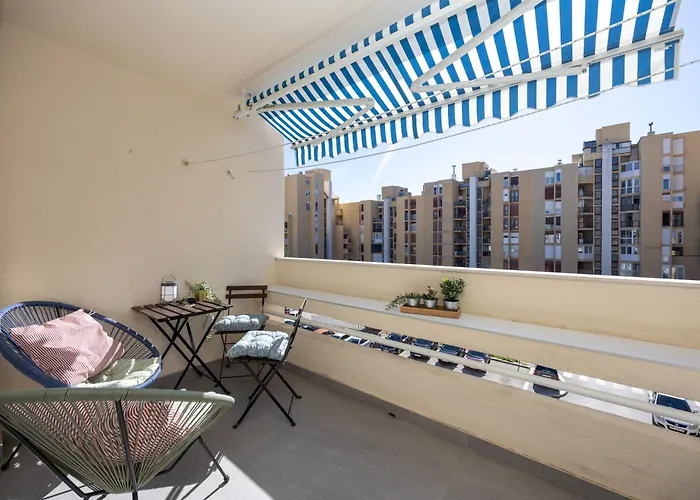 Apartment Sweet Cherry